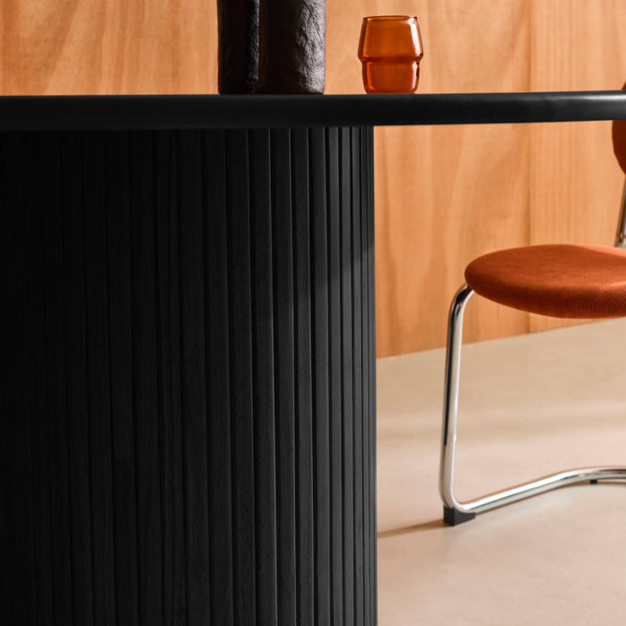 sweeek - Ronde eettafel van rubberhout en eikenfineer 4 plaatsen