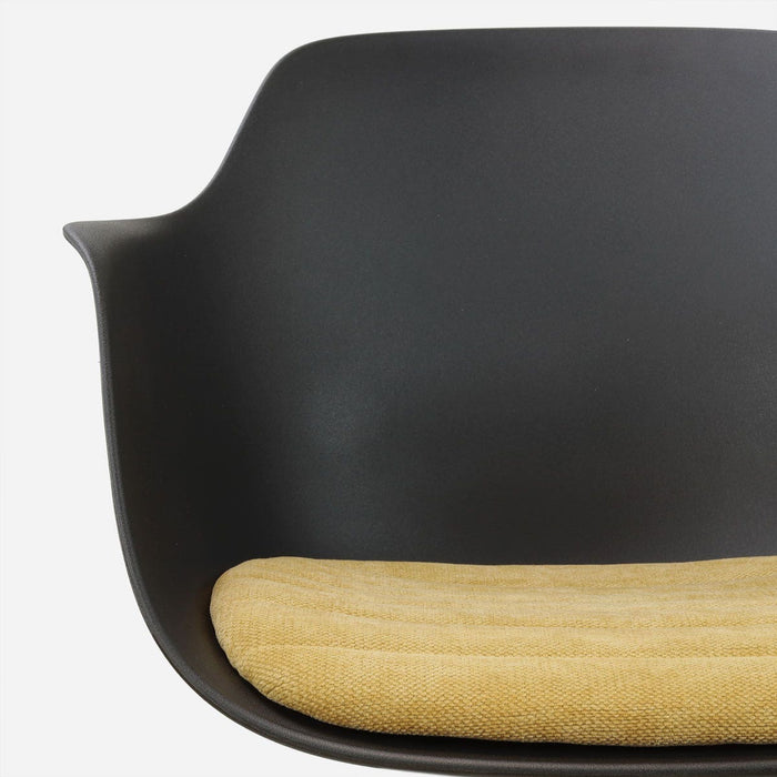 Nolon Nout-Liz eetkamerstoel zwart met warm oker zitkussen - zwart