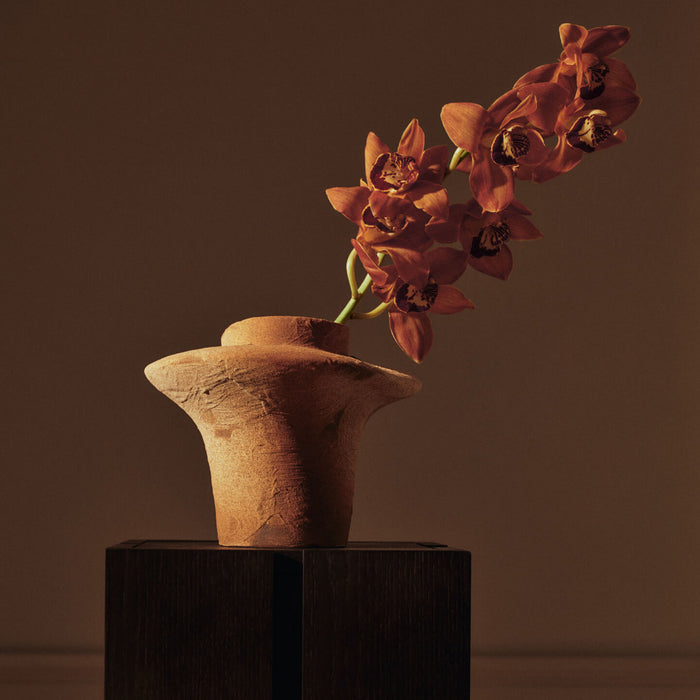 Ferm Living Evio Vaas H 22 cm - Burnt Umber