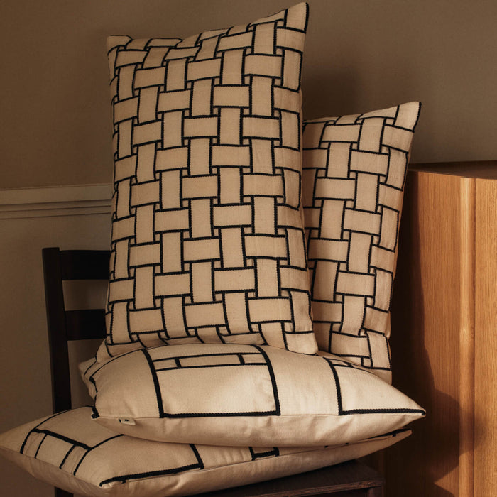 Ferm Living Lattice Offset Kussenhoes - Off-White / Black