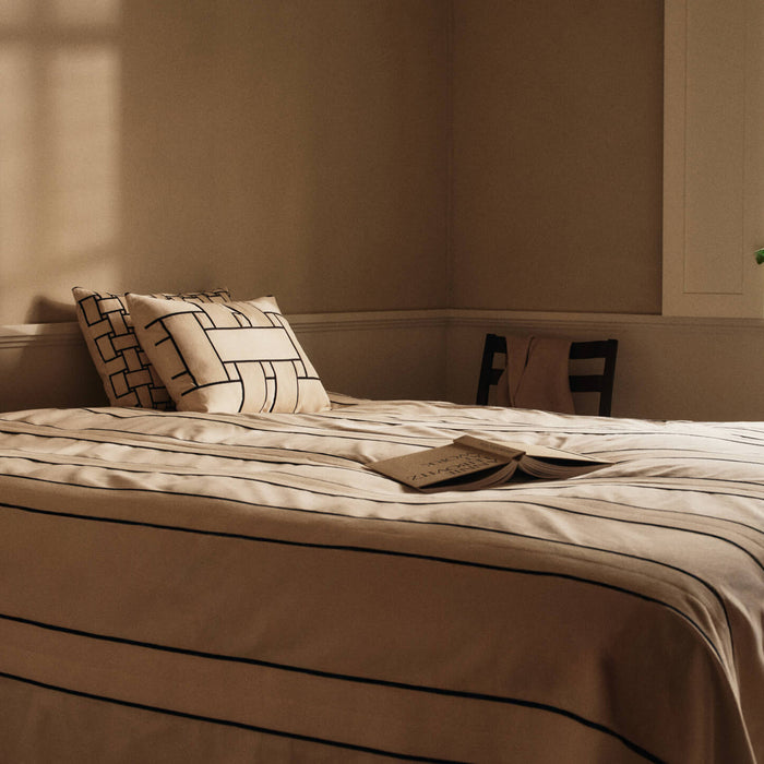 Ferm Living Lattice Offset Kussenhoes - Rechthoekig - Off-White / Black