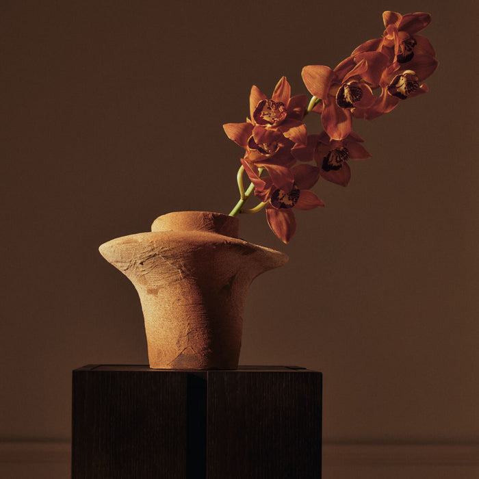 Ferm Living Evio Vaas H 22 cm - Burnt Umber