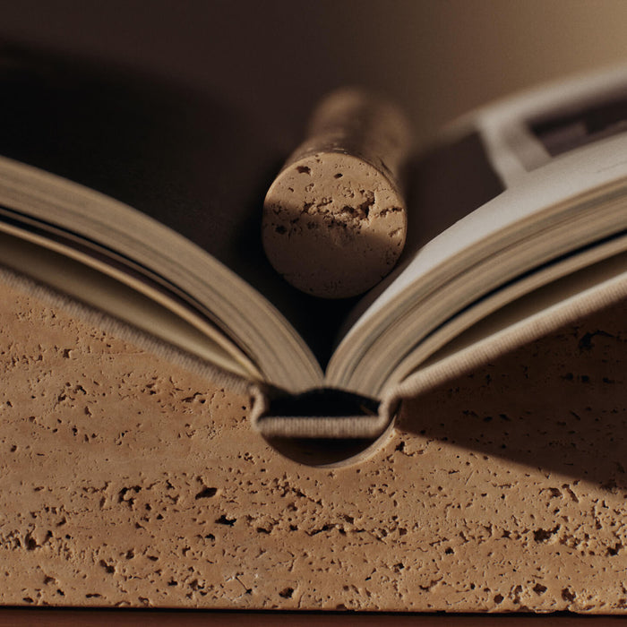 Ferm Living Tvara Boekenstandaard - Travertine