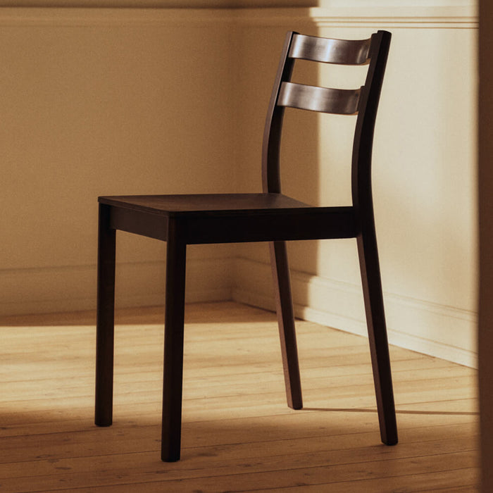 Ferm Living Boda Eetkamerstoel - Dark Stained Beech