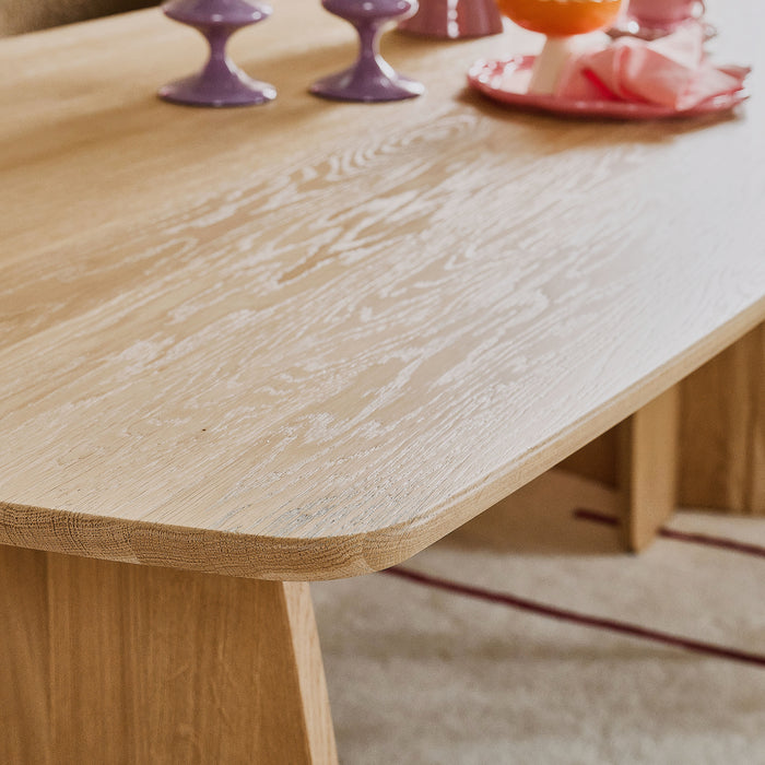 by fonQ Oakline Curve Eettafel B 180 cm - Natural