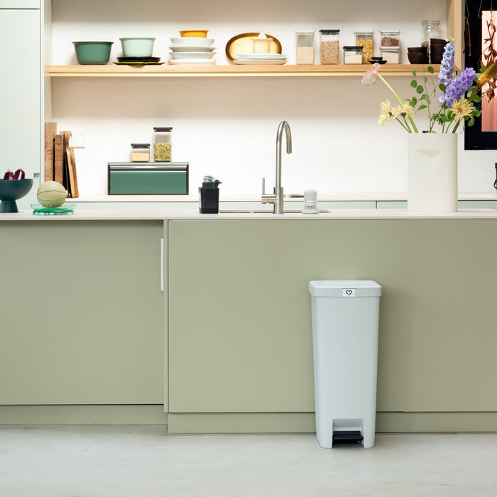 Brabantia StepUp Pedaalemmer 40 Liter - Light Grey