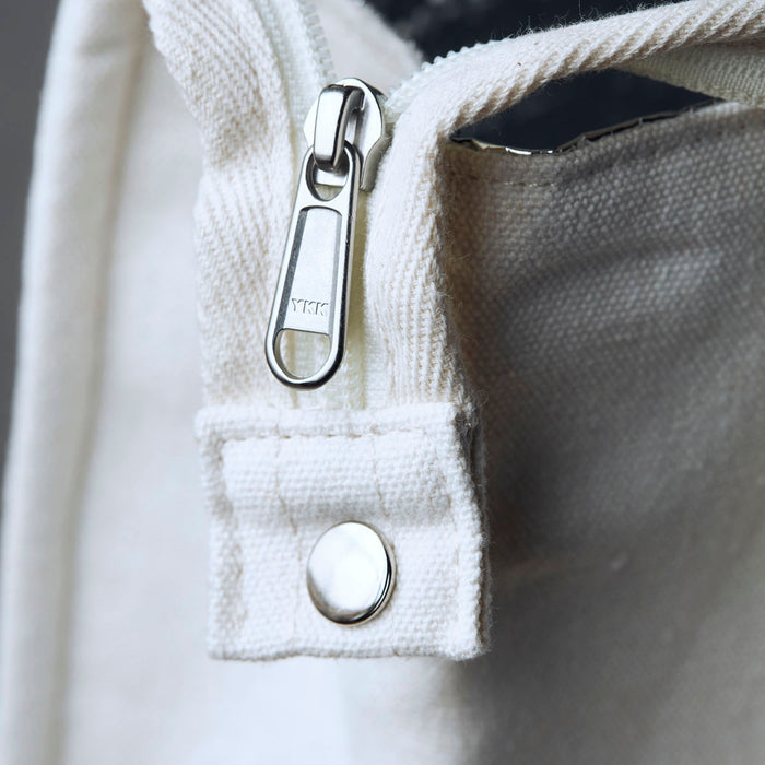 Nicolas Vahé koeltas groot (18 centimeter x 38 centimeter x 40