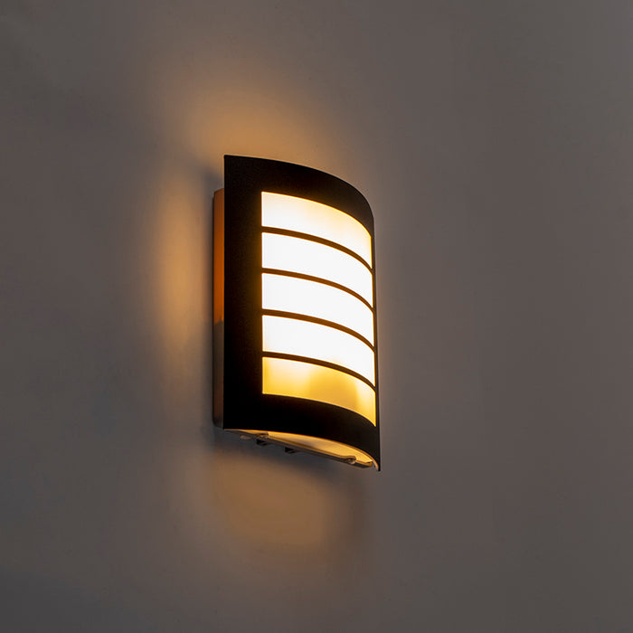 QAZQA Buiten wandlamp zwart IP44 met schemersensor - Miro