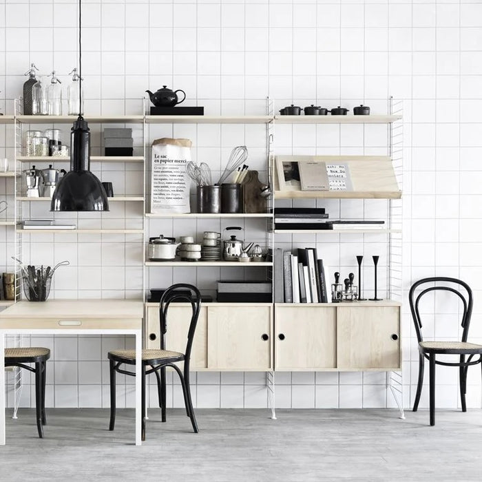 String Cabinet Vitrinekast