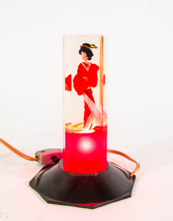 Reliving Japanese Geisha Lamp