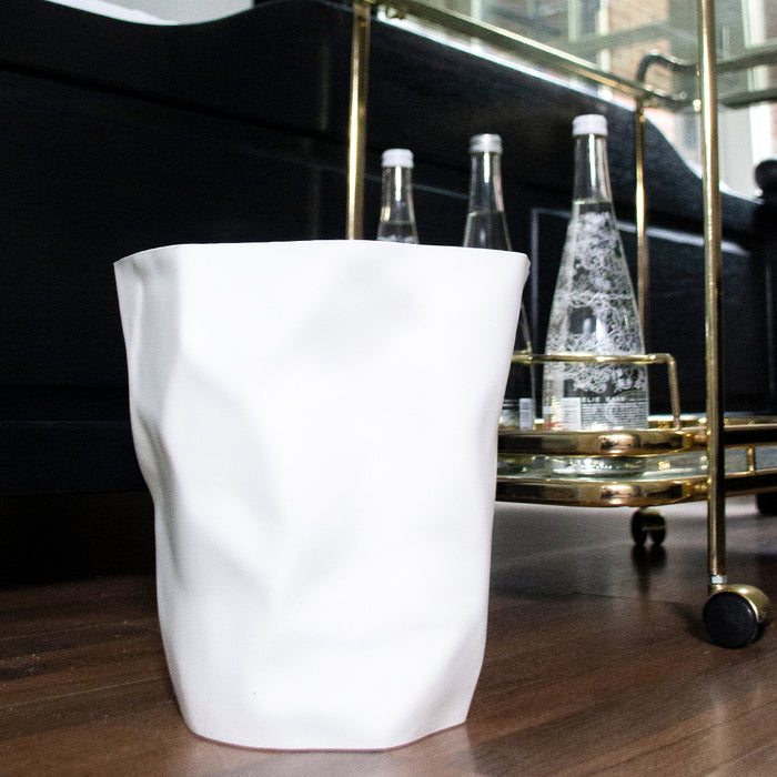 QUVIO Prullenbak gekreukt design wit