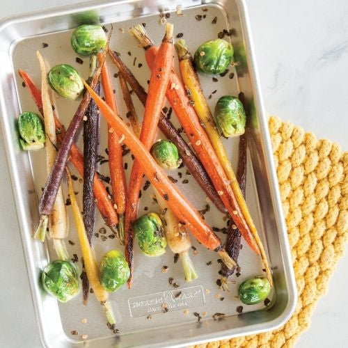 Nordic Ware - Bakplaat met Deksel, 33 x 24,4 cm, Aluminium - Nordic W