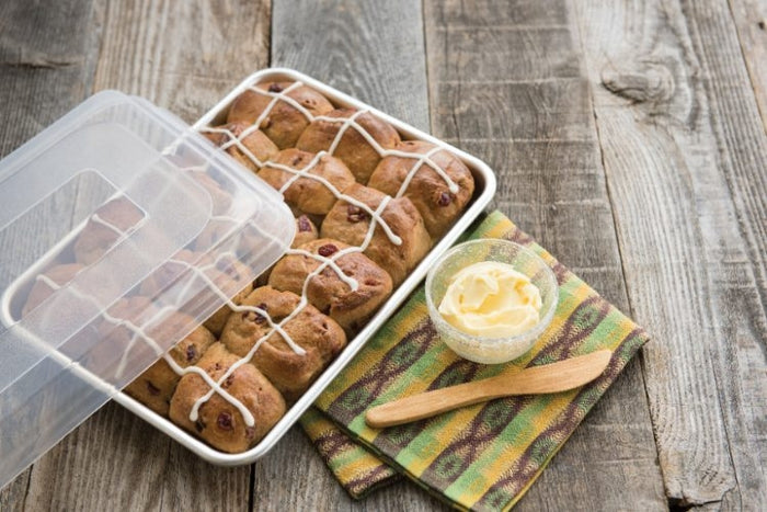 Nordic Ware - Bakplaat met Deksel, 33 x 24,4 cm, Aluminium - Nordic W