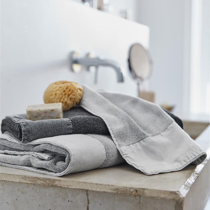 vtwonen Stone Wash Handdoek 70 x 140 cm