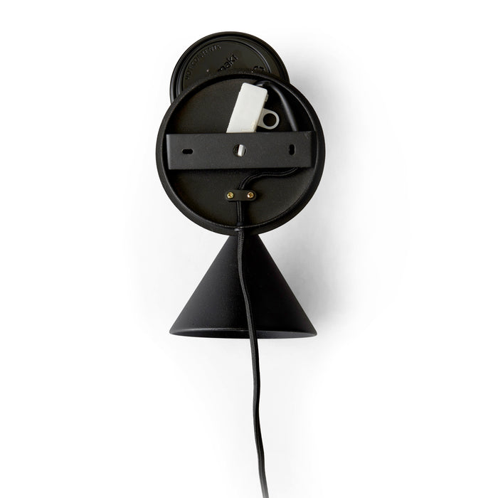 Menu Cast Sconce Wandlamp