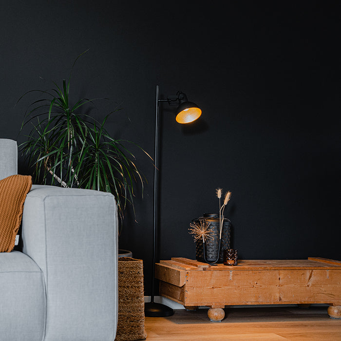 QAZQA Industriële vloerlamp zwart met goud 1-lichts - Tommy