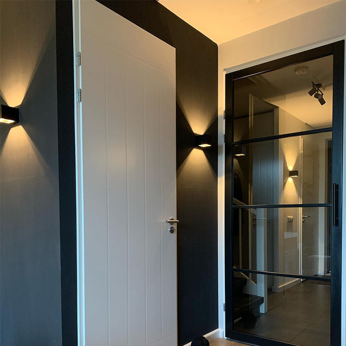 QAZQA Moderne wandlamp zwart met lichteffect - Transfer