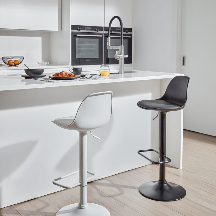 Kave Home - Orlando-T barkruk wit kunstleer en mat wit staal 60-82 cm