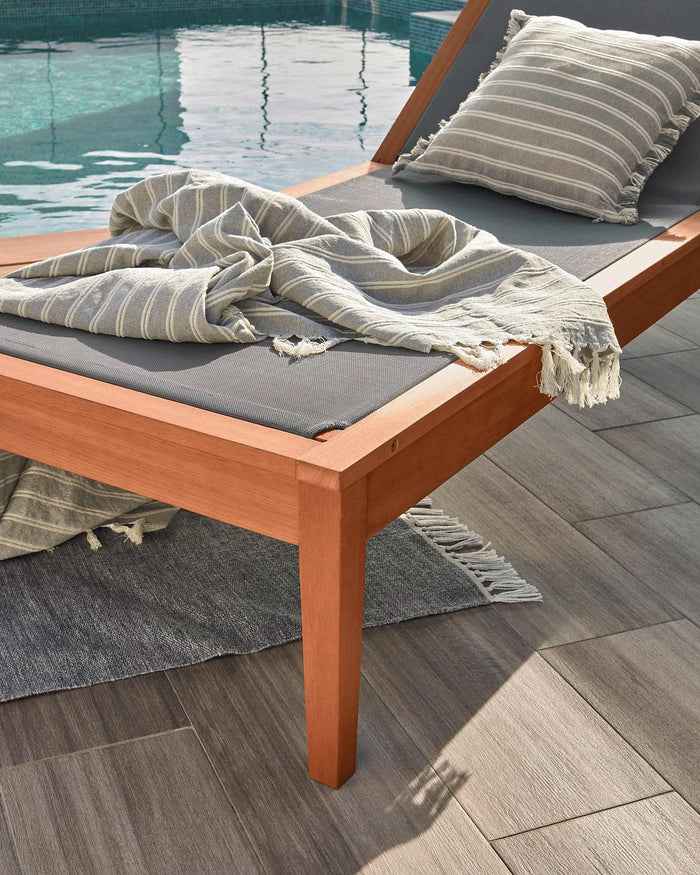 Kave Home - Deken Sweeney met grijze en witte strepen van 100% katoen