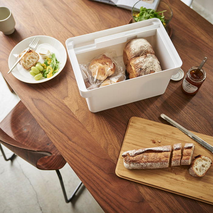 Yamazaki Tower Broodtrommel met Messenhouder