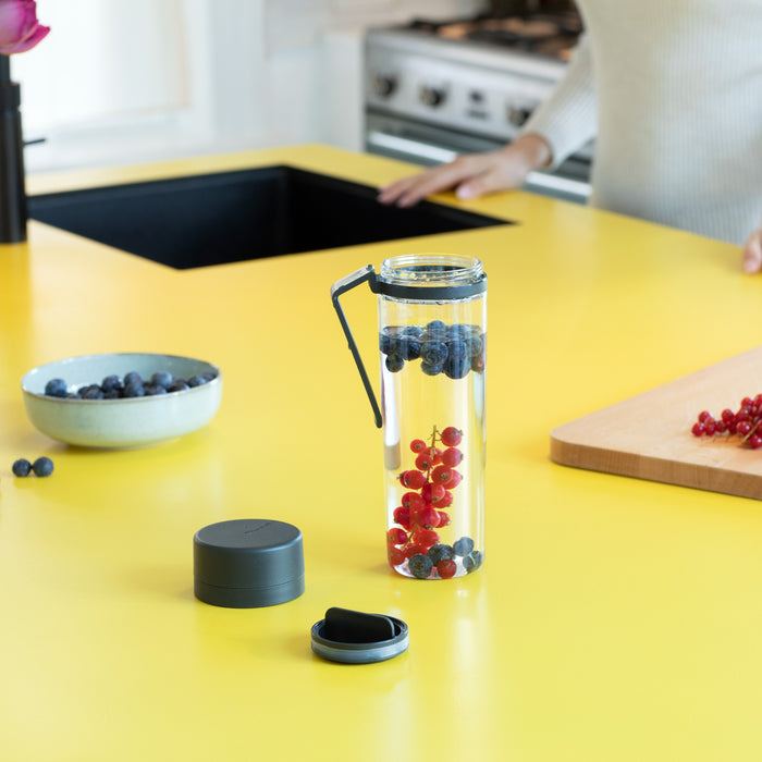 Brabantia Make & Take Waterfles met Fruitfilter 0,5 L - Dark Grey