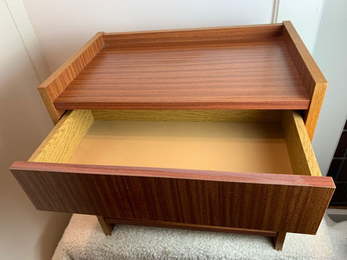 Reliving Vintage Nachtkastje