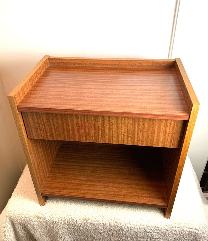 Reliving Vintage Nachtkastje