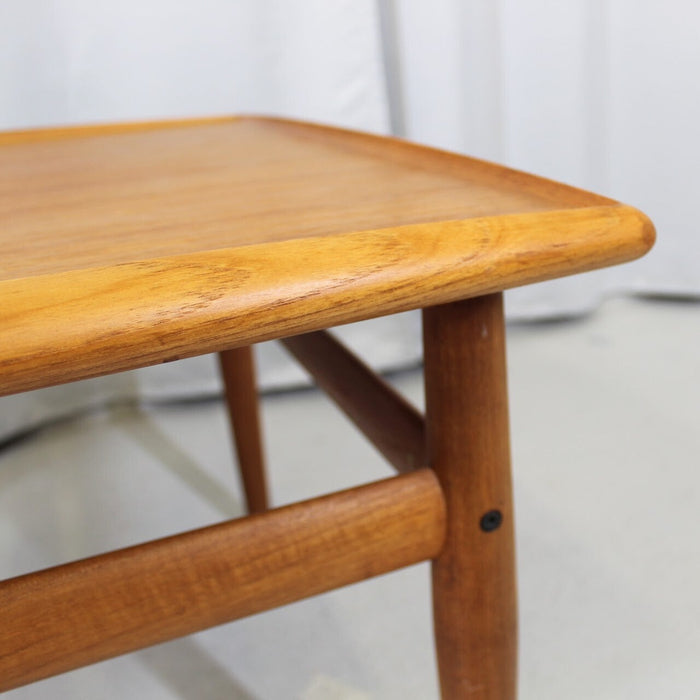 Reliving Vintage Deens Design Salontafel