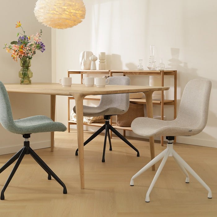 Nolon Nola-Fé Eetkamerstoel Lichtgrijs - Draaibaar Zwart Onderstel