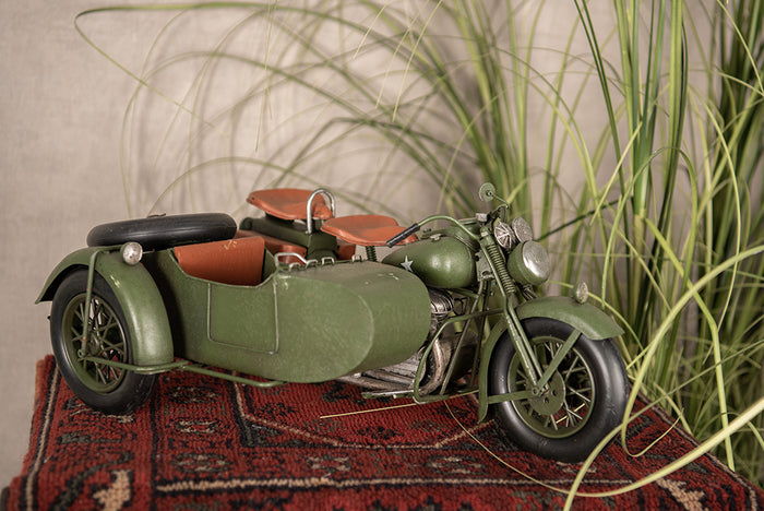 Clayre & Eef Decoratie Miniatuur Motor 38x26x18 cm Groen Ijzer