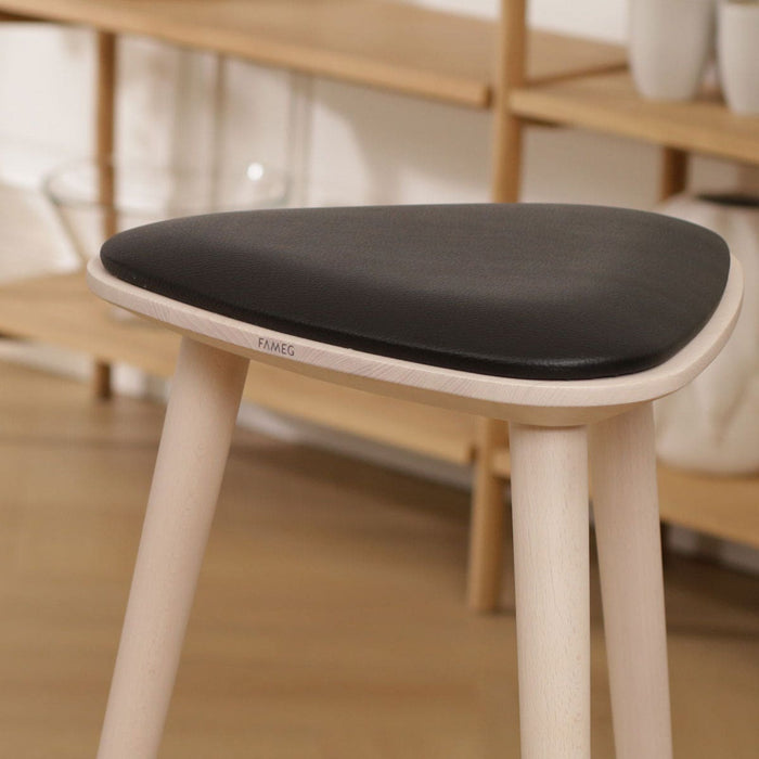 Fameg Finn houten barkruk whitewash met zitkussen - 63 cm