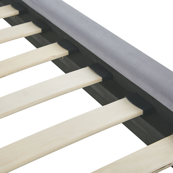 Beliani - FORBACH - Tweepersoonsbed - Grijs - 180 x 200 cm - Fluweel