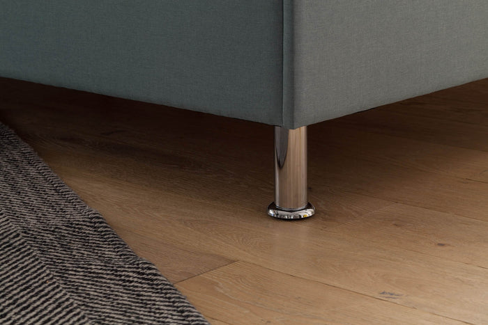 Hioshop Amelie gestoffeerd bed 180x200 cm Ijsblauw//Chroom décor