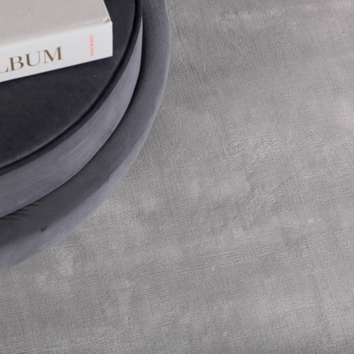 Hioshop Indra vloerkleed 240x170 cm viscose grijs.