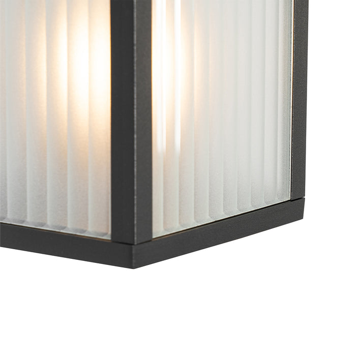 QAZQA Buiten wandlantaarn zwart met ribbel glas IP44 - Charlois