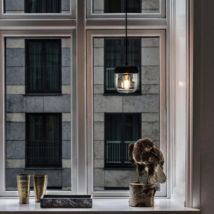 Umage Acorn hanglamp zwart met brass - met koordset zwart - Ø 14 cm