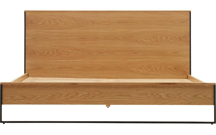 Kave Home - Bed Taiana van eikenfineer en stalen poten met zwart