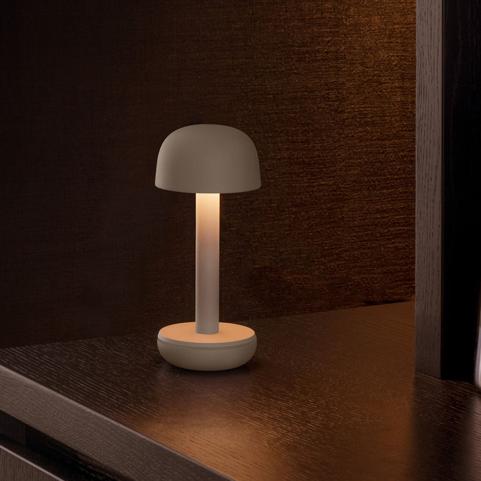 Humble Two Oplaadbare Tafellamp - Beige