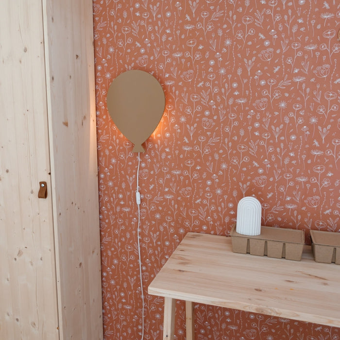 Houten wandlamp kinderkamer | Ballon - spiced honey