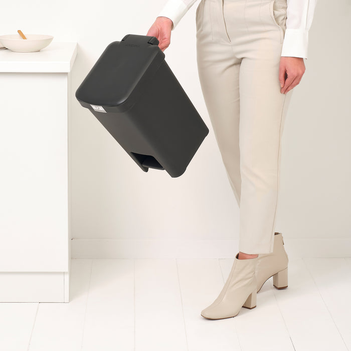 Brabantia StepUp Pedaalemmer - 16 L - Dark Grey