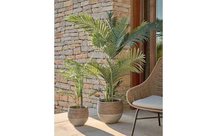 Kave Home - Kunstmatige palmboom met zwarte plantenpot 70 cm