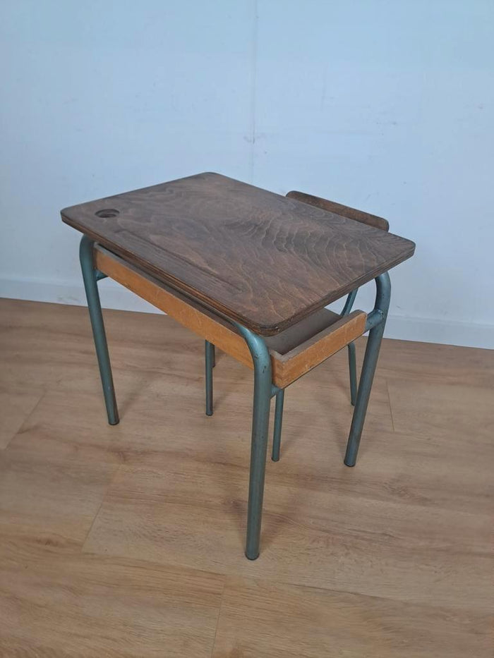 Reliving Vintage Industriële Franse Schooltafel Met Stoel