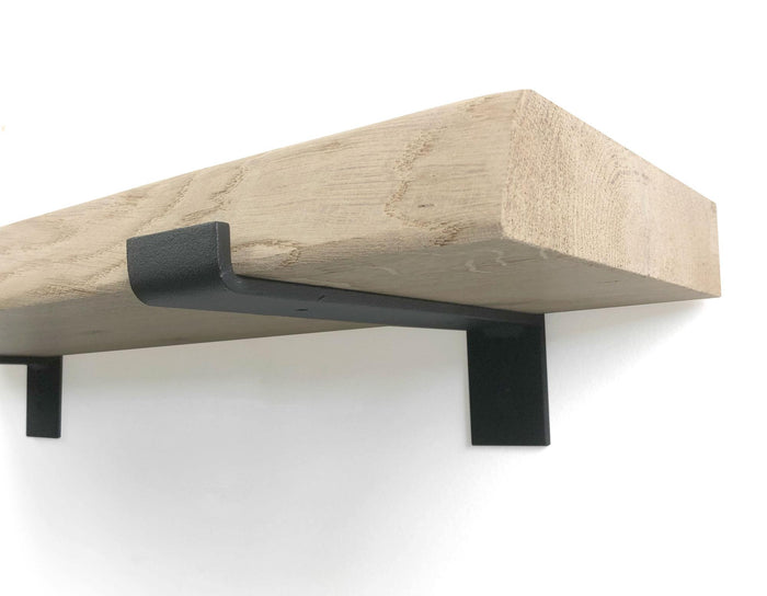 Woodbrothers Eiken wandplank boomkant 100cm + 20cm diepe zwarte drager