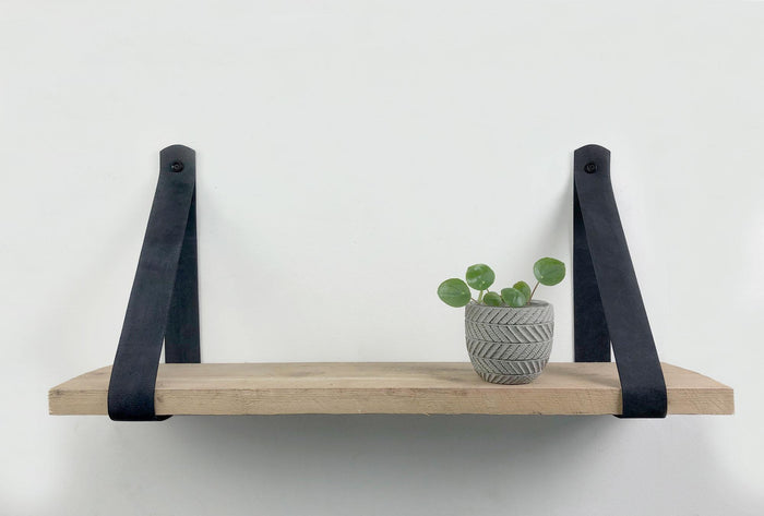 Woodbrothers Steigerhout wandplank 120x20cm + leren riem zwart