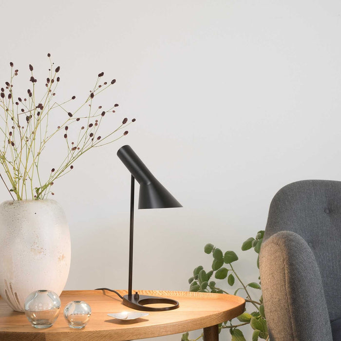 Louis Poulsen AJ Mini tafellamp Warm Sand