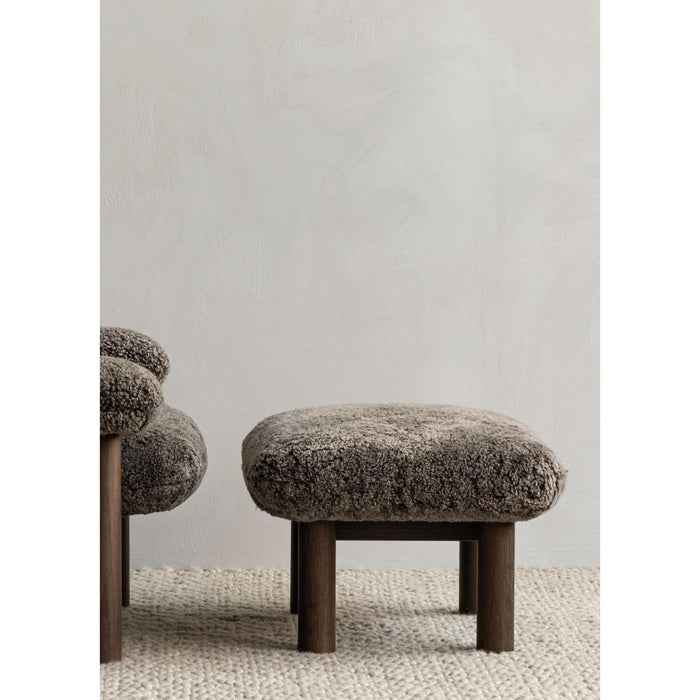 Audo Copenhagen Brasilia voetenbank donker eiken Sheepskin Root