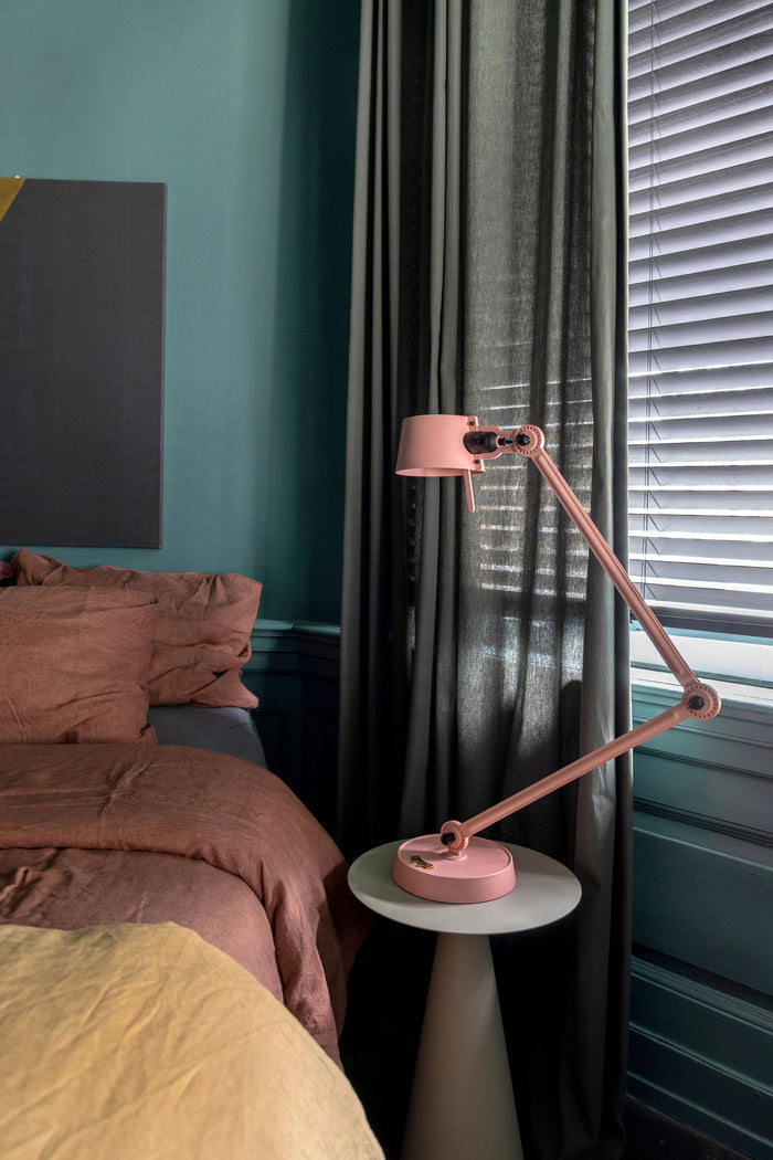 Bolt 2 Arm bureaulamp Smokey Black