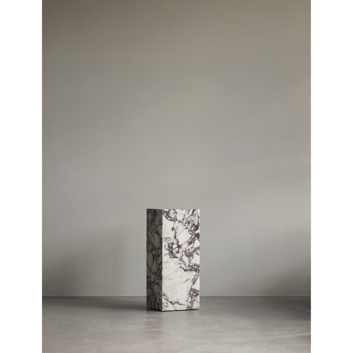 Audo Copenhagen Plinth Pedestal bijzettafel zwart Marquina marmer