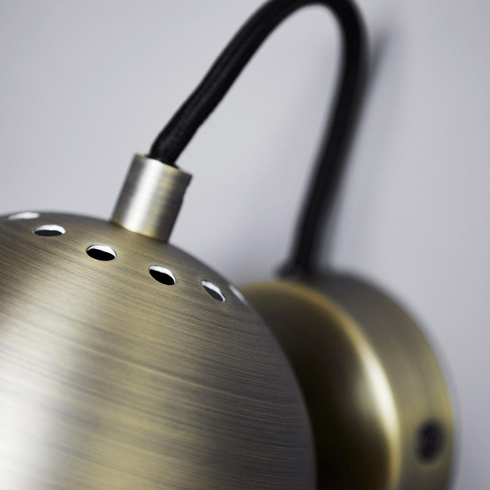 Frandsen Ball Magnet Wandlamp Grijs