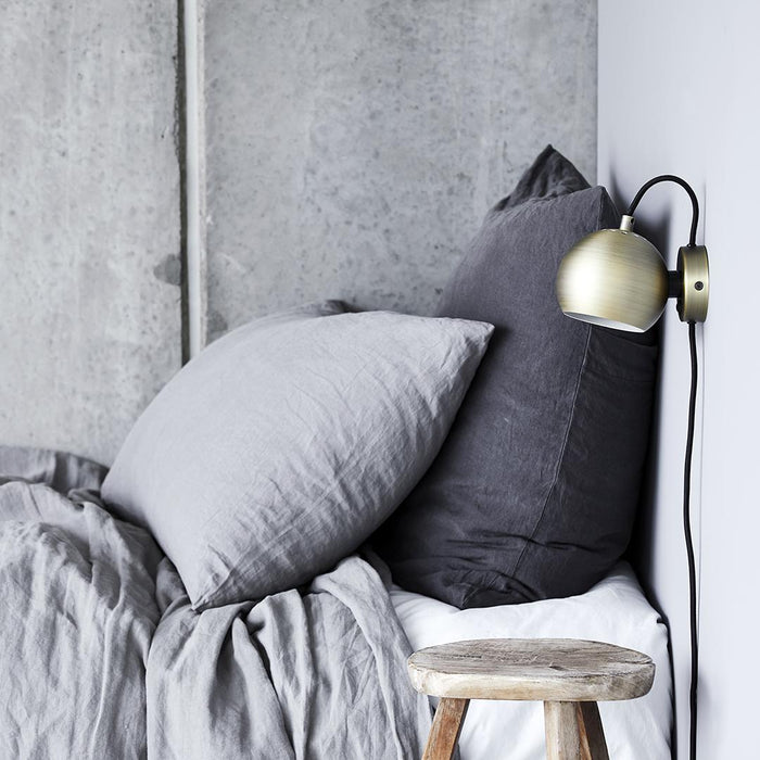 Frandsen Ball Magnet Wandlamp Koper